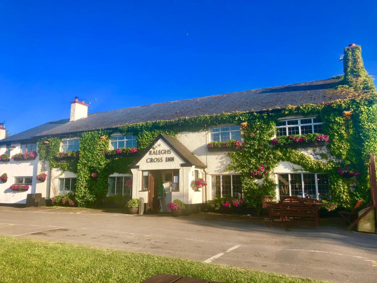 Raleghs Cross Inn Clatworthy 외부 사진