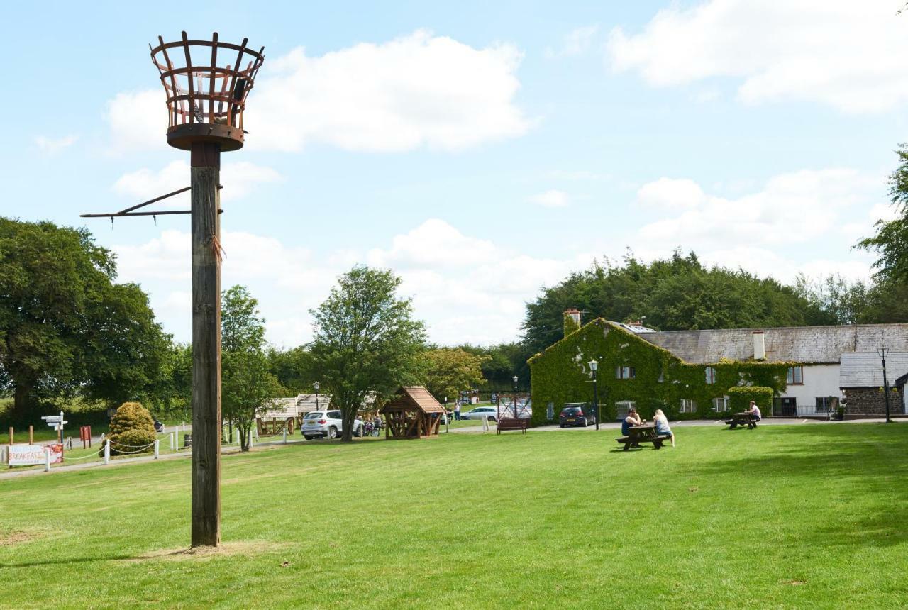 Raleghs Cross Inn Clatworthy 객실 사진
